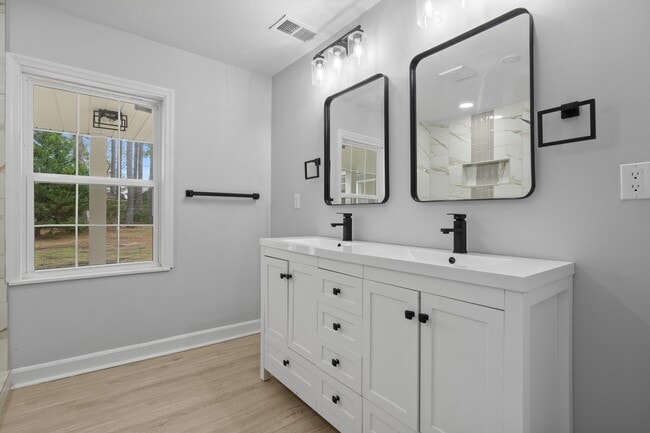 Building Photo - 2730 Cultra Rd