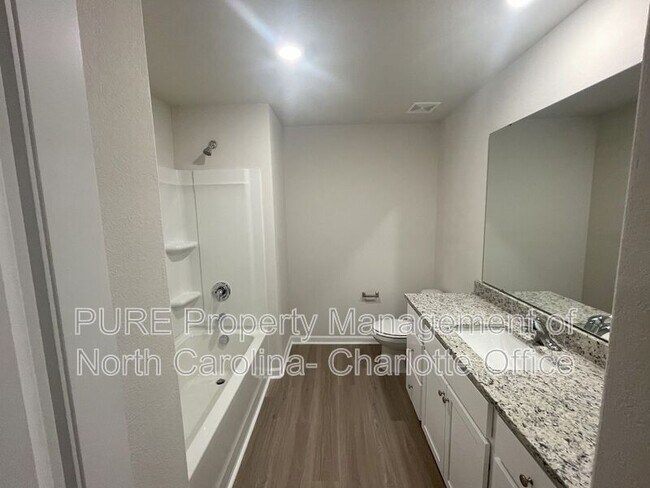 Building Photo - 100 Conifer Ln