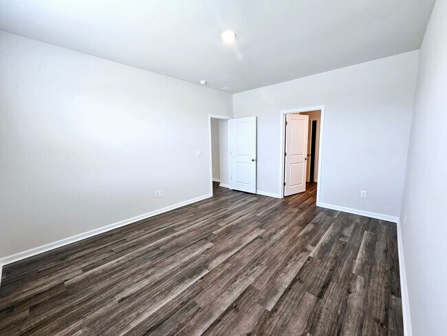 Building Photo - 3015 Long Spur Dr