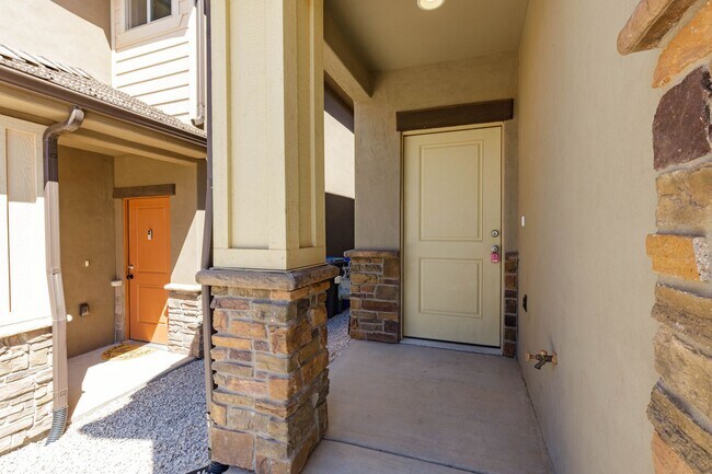 Building Photo - 4 bed | 2 1/2 bath | 2 car garage in Desert Canyon with washer/dryer/fridge!