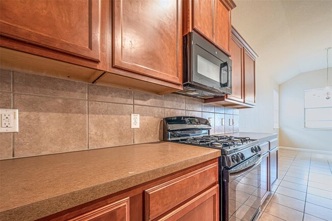 Building Photo - 18302 Red Oak Manor Ln