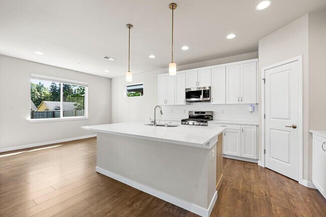 Building Photo - Modern 4-Bedroom Yelm Home with Covered Patio, Outdoor Fireplace & Office/Flex Space!