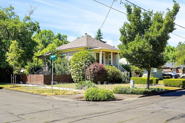 Building Photo - 2185 Trade St SE