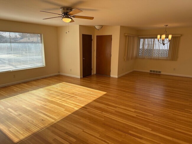 Building Photo - 3521 2nd Ave N