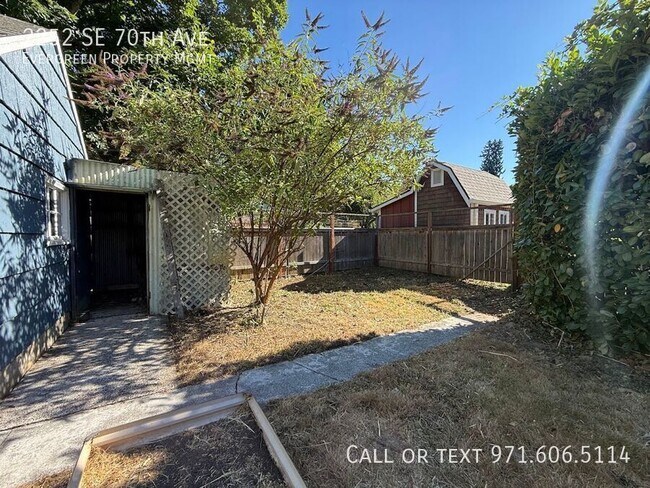 Building Photo - 2252 SE 70th Ave