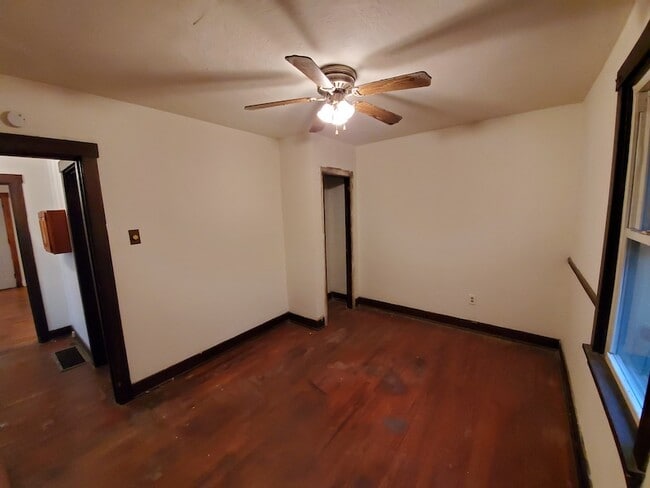 Building Photo - 1137 Oakleaf Dr