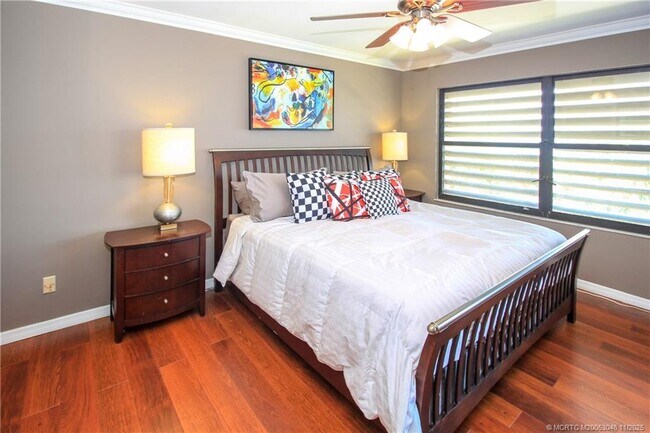 Building Photo - 4720 NE Sandpebble Trce