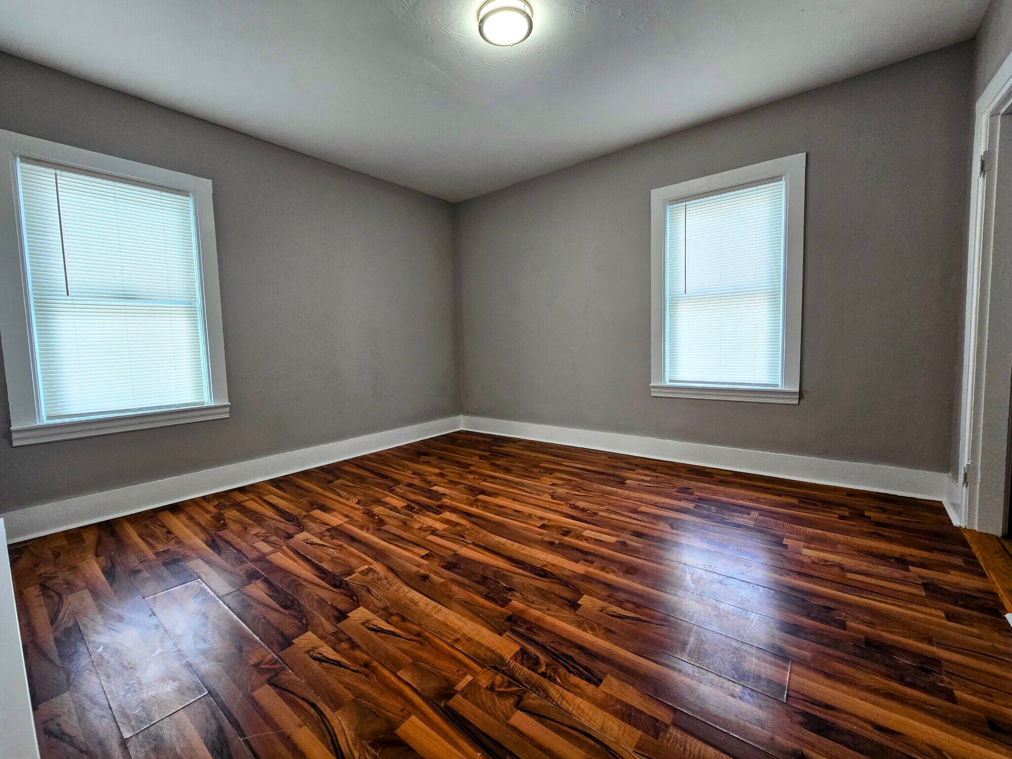 Building Photo - 3 Pearl St