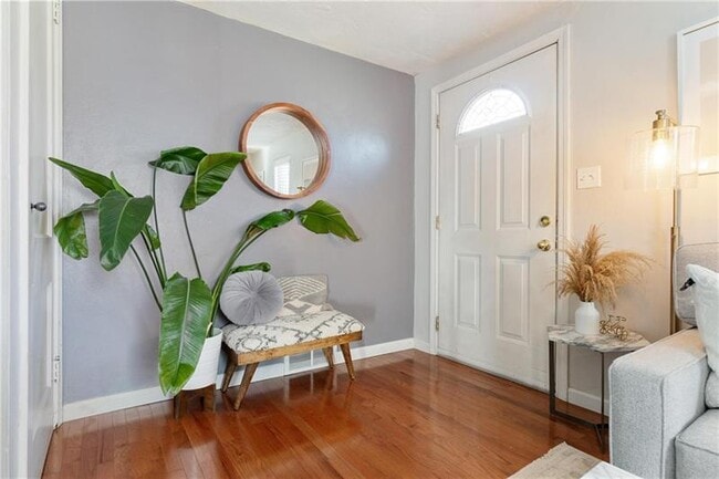 Building Photo - 494 Serpentine Dr