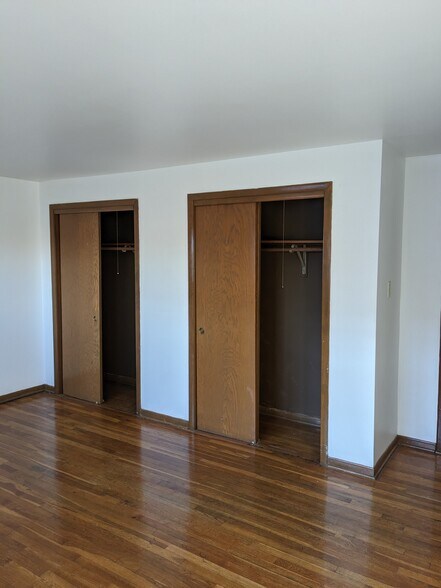 Building Photo - 11003 S Longwood Dr