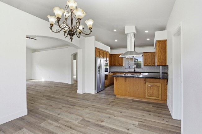 Building Photo - Beautiful Gated Country Property