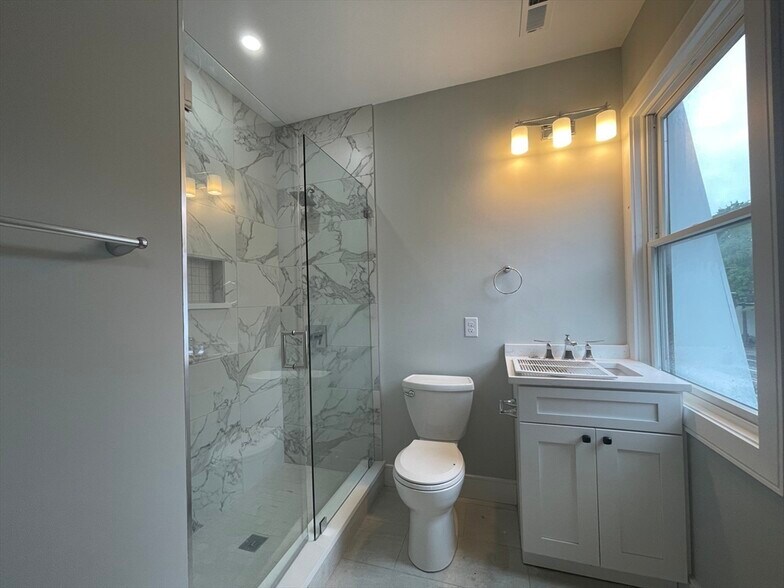 Building Photo - 199 Boylston St