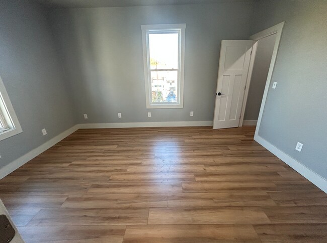 Building Photo - Stunning Remodeled 4 BR in North Missoula