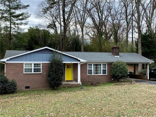 Primary Photo - 3 bed, 2 bath home in Clemson