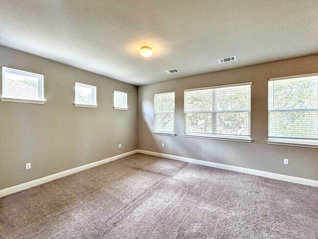 Building Photo - 8800 Jodie Ln