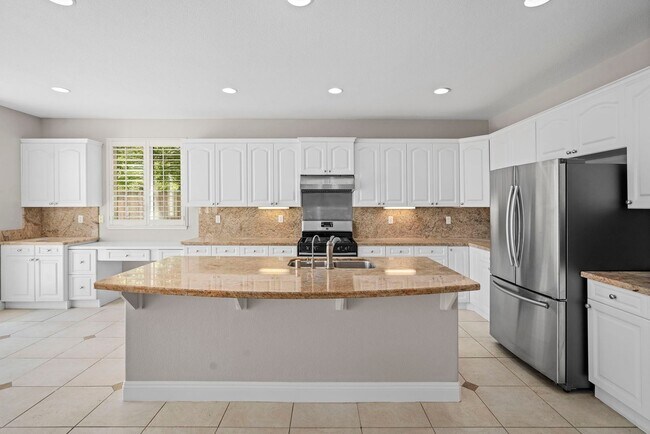 Building Photo - Stunning Like New South Reno 4 Bedroom