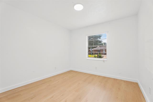Building Photo - 421 Parkvale Ln