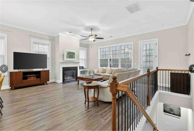 Building Photo - 2407 Tenor Ln