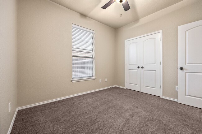 Building Photo - 293 Rosalie Dr