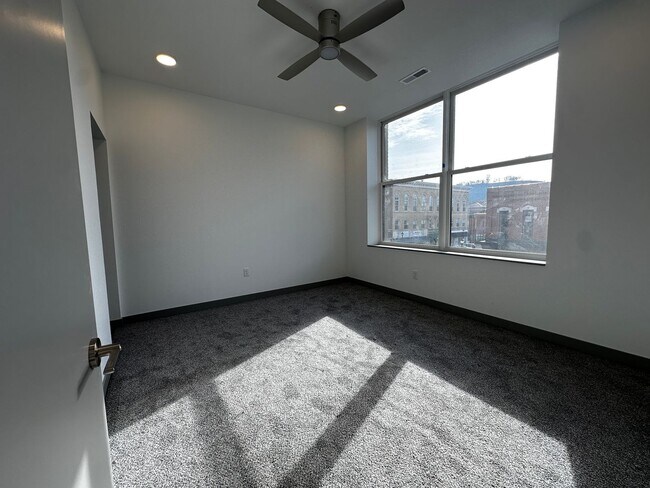 Building Photo - One Bedroom Unit at The Bank - Red Wing