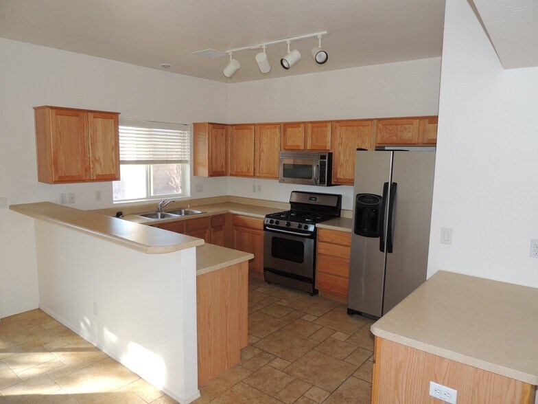Building Photo - 12793 E Moreno St