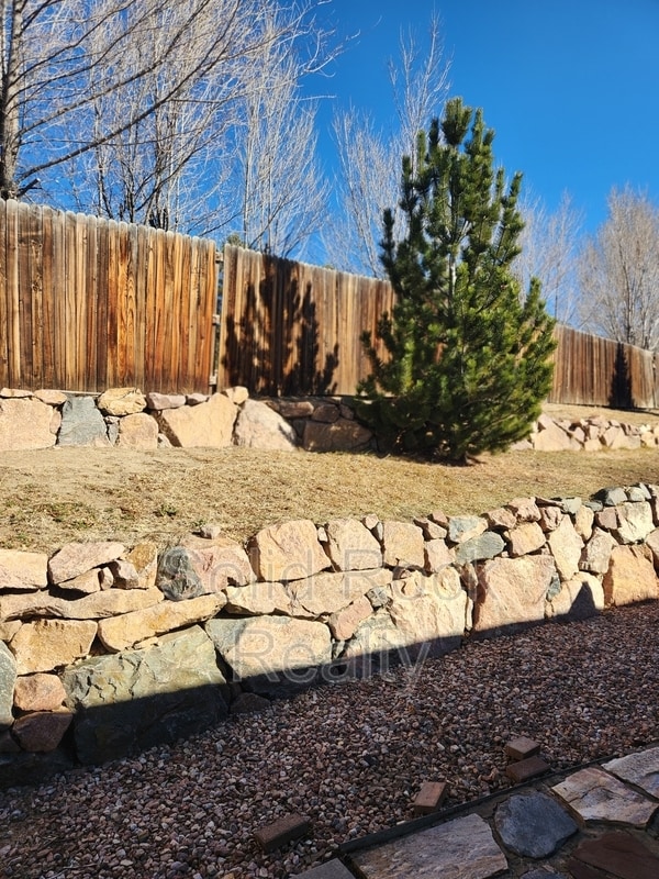 Building Photo - 6161 Kingdom Vw