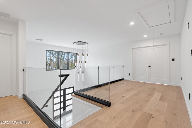 Building Photo - 459 Harnell Ave
