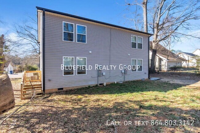 Building Photo - 253 Woodruff St