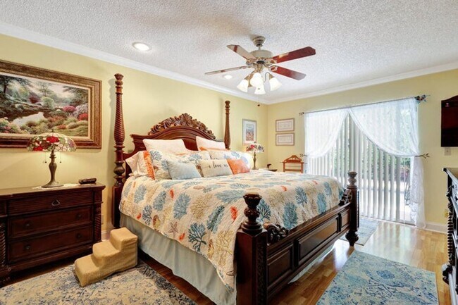 Building Photo - 455 Mohawk Ln