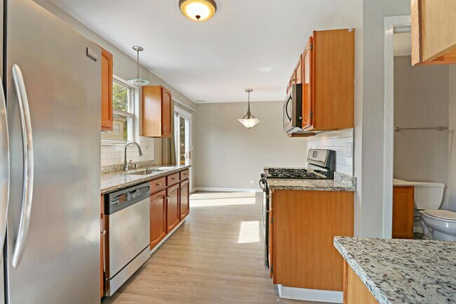 Building Photo - 407 Ballard Dr