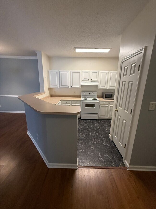 Building Photo - 9201 Walden Park Dr