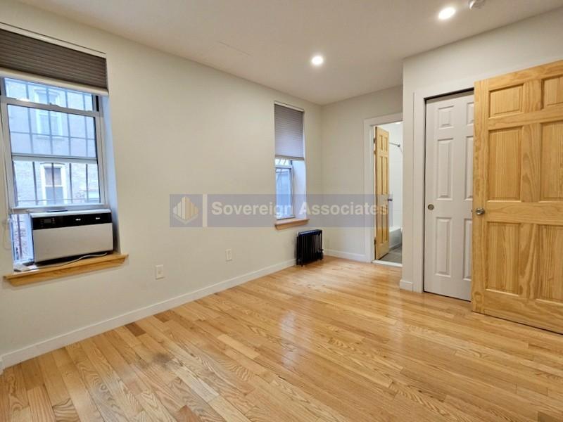 Building Photo - 707 W 171st St
