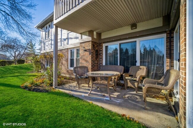 Building Photo - 1413 Sutton Ct