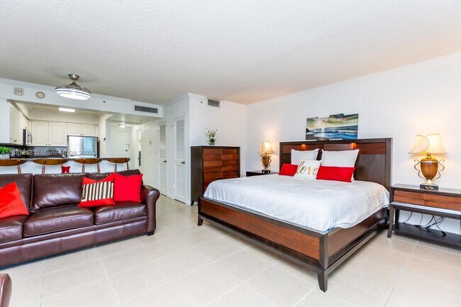 Building Photo - 2501 S Ocean Dr