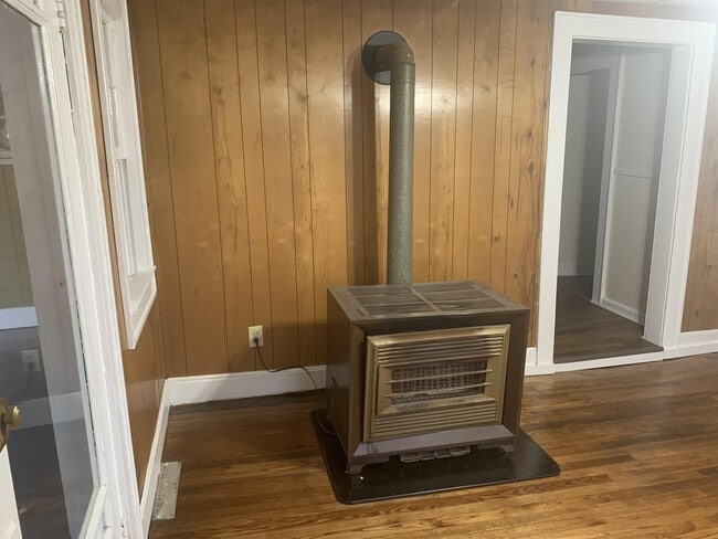 Building Photo - 39 Shady Oak Dr