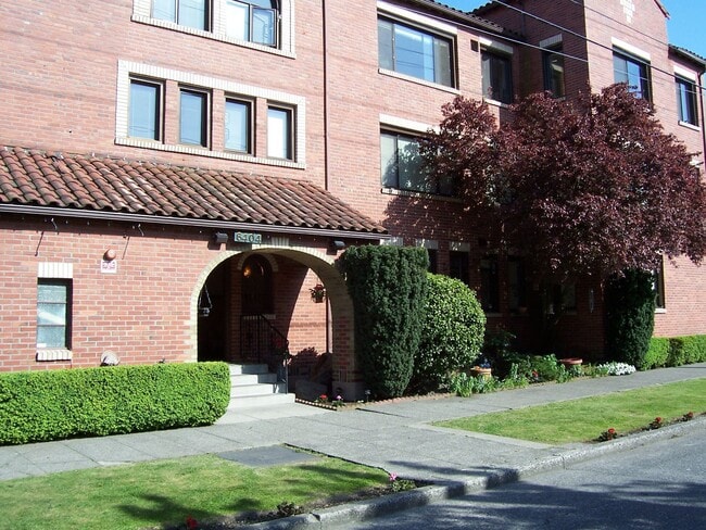 Building Photo - Anberg Apartments