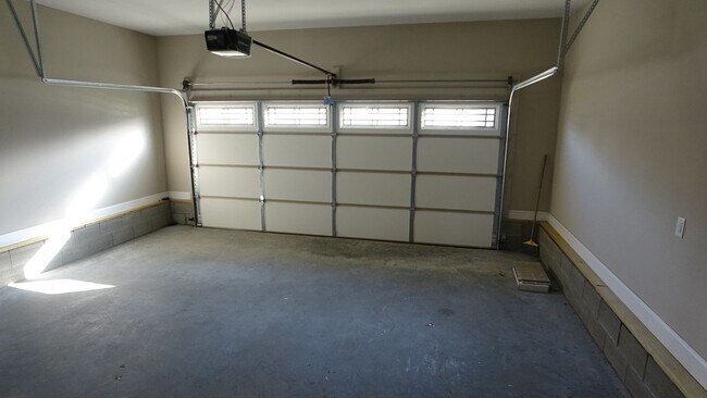 Building Photo - 2341 Danbury Dr