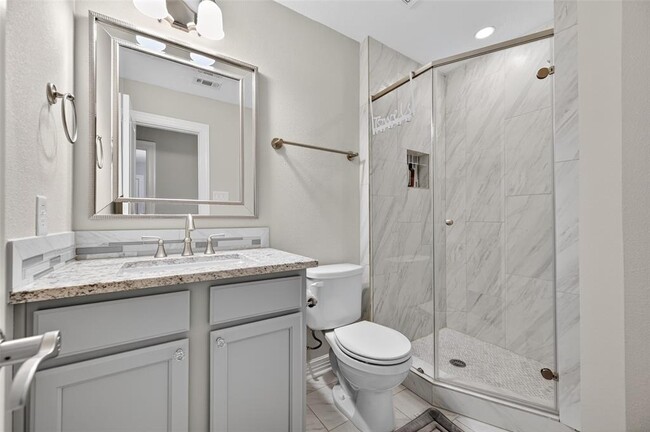 Building Photo - 9400 Doliver Dr