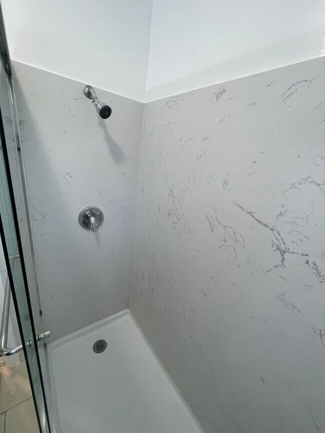 Building Photo - 1946 E 20th St