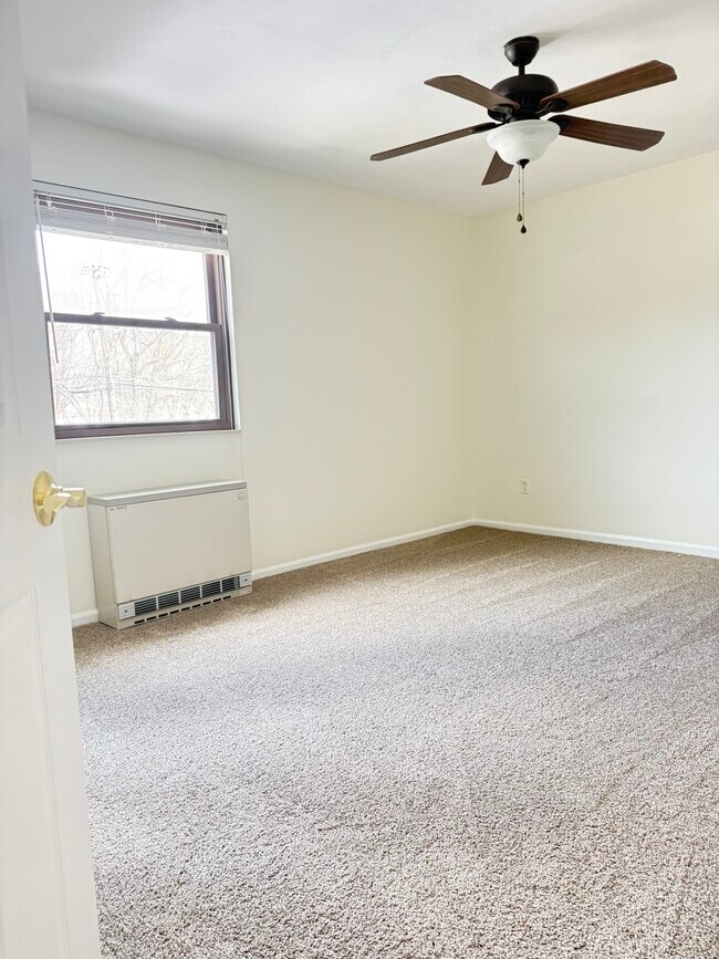 Building Photo - 507 Glendale Dr