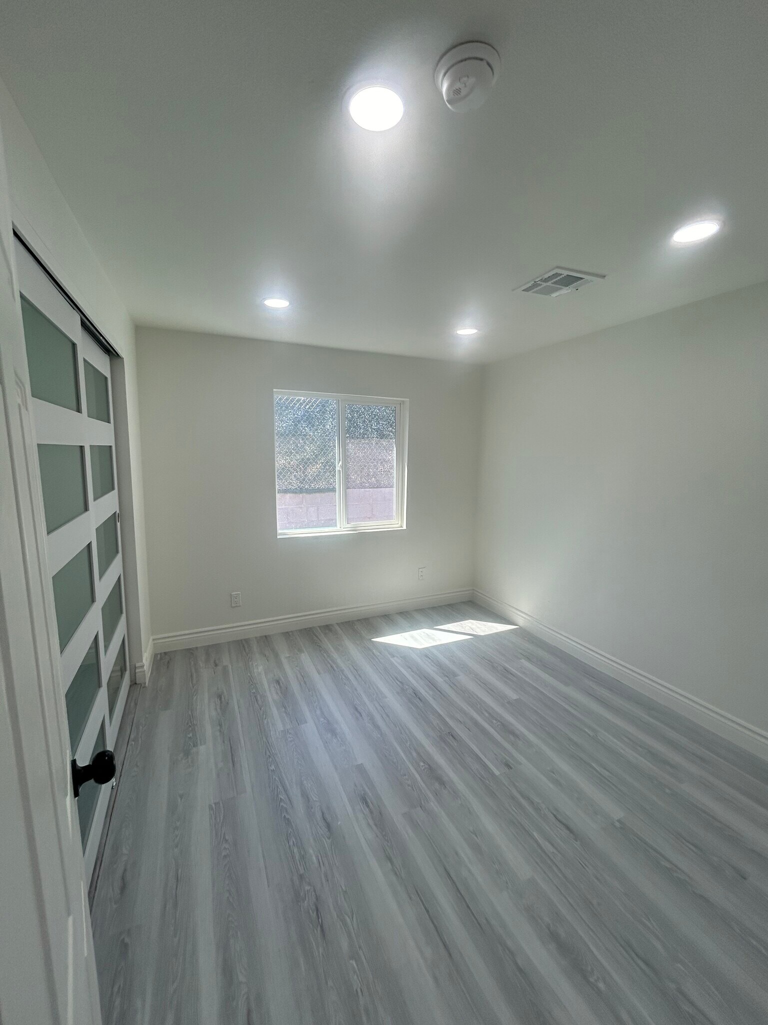 Building Photo - 210 W Monroe Ave