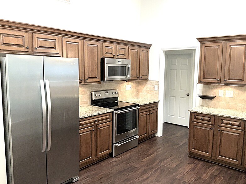 Building Photo - 7210 Quail Hunt Dr