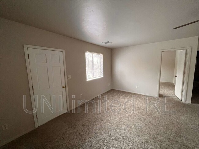 Building Photo - 1518 Shoup St
