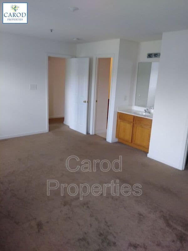 Building Photo - 3961 Mohawk Ct