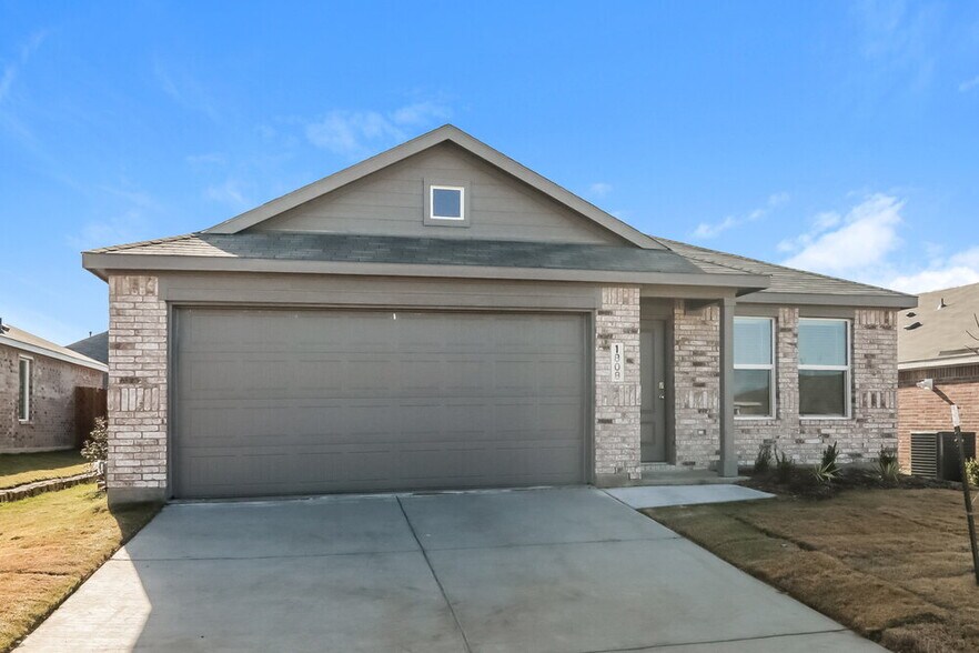 Building Photo - 1808 Javelina St