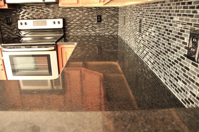 Building Photo - 107 Enchanted Way