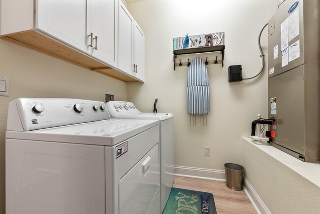 Building Photo - 10 Armand Beach Dr