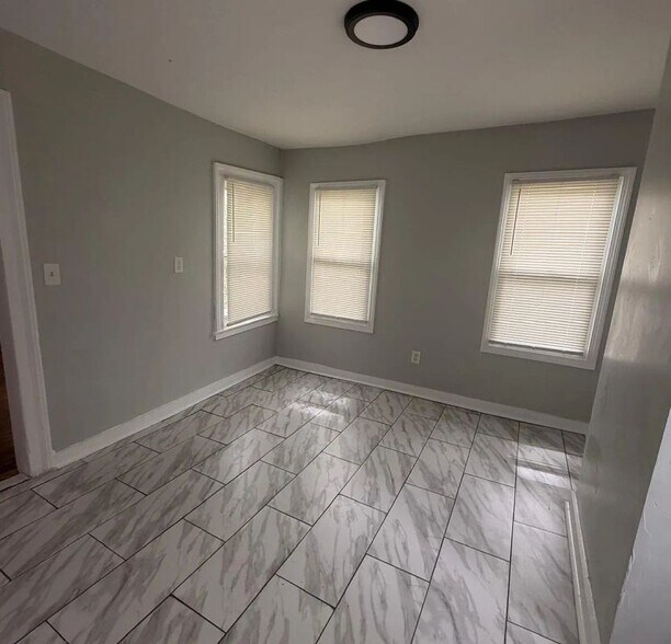 Building Photo - 32 Redfield St