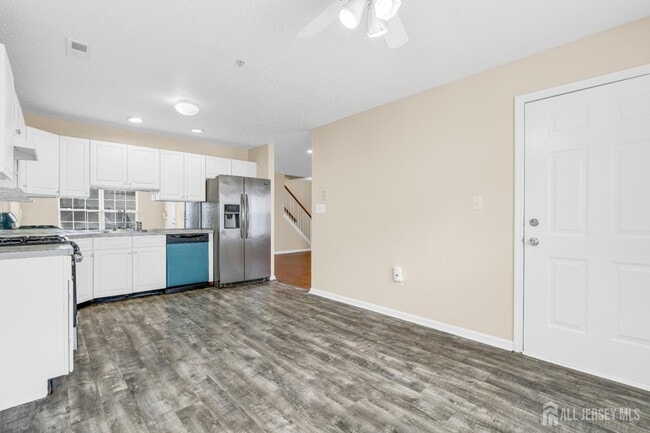Building Photo - 98 Prestwick Way