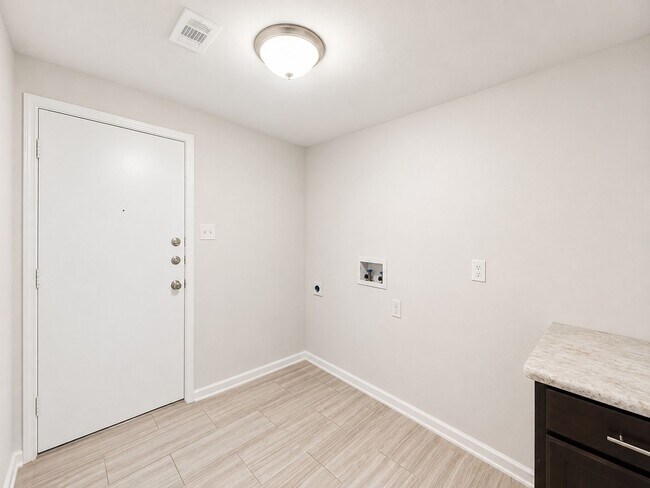 Building Photo - 7716-7718 Sable Lane